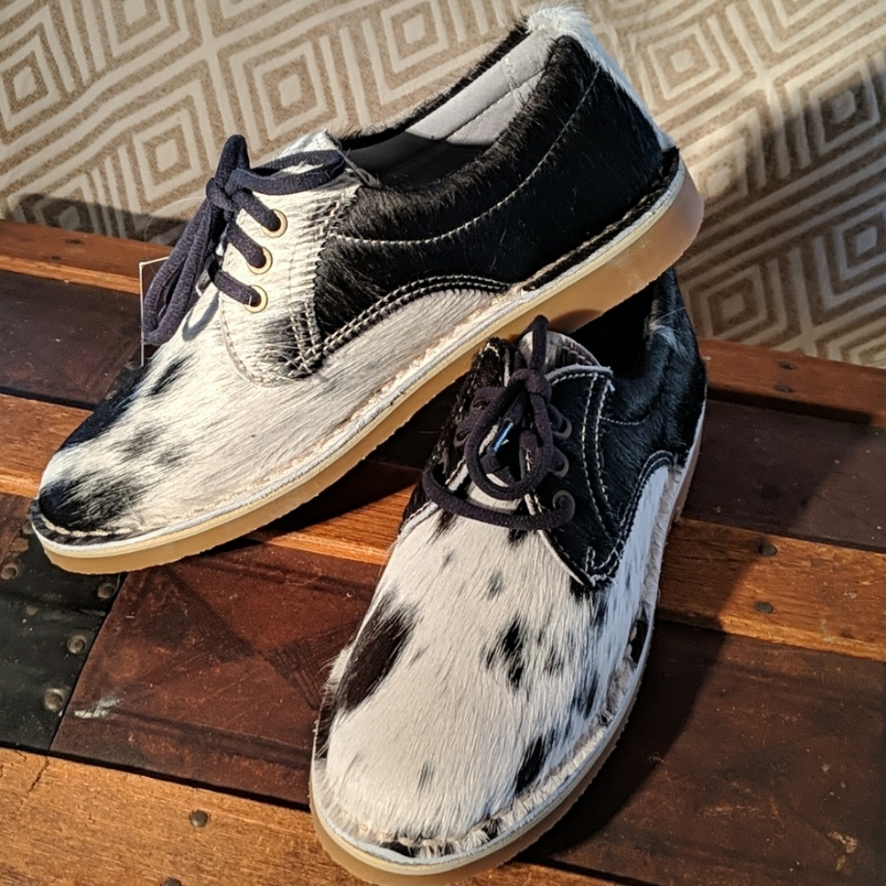 Natural hide oxfords, black & white 9.5